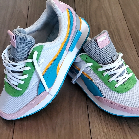 Puma rider - Picture 3 of 3